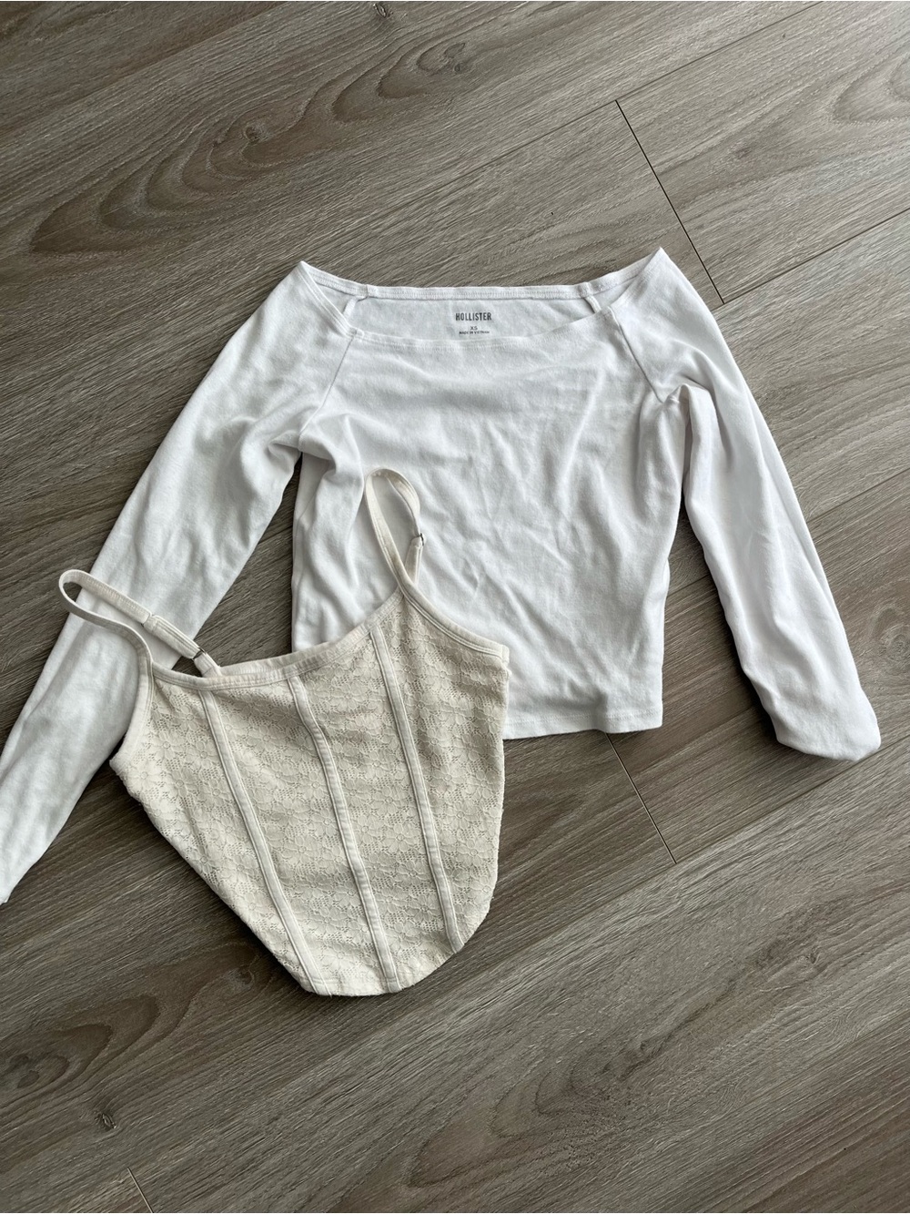 Hollister Off-Shoulder White Long Sleeve Top with Cream Lace Cami duo